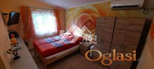 Izdaje se lepa kuća u LedincimaLi ID#4709