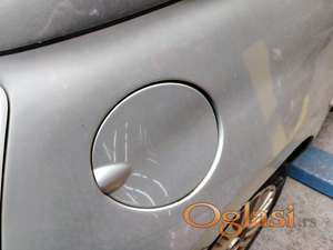 Fiat 500 poklopac rezervoara sivi Originalni delovi  Moguca ugradnja delova  Alfa Romeo 147-156-166-159-GT-MiTo-Giulietta Fiat bravo 2 - croma -grande punto -multipla 2 -punto 3 -stilo-idea Freemont Panda 3 500L 500 500x Lancia ypsilon-delta-musa-lybra Volkswagen Golf 6  Audi a3 2012-2020 Volkswagen Passat B7  Ukoliko zelite da porucite Posaljite poruku preko sms poruke ili pozovite na telefon 0616115961