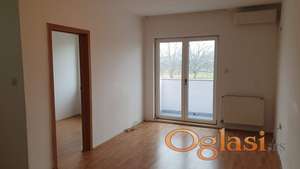 Izdajem Stan 35m2, I sprat. Telep. NS.