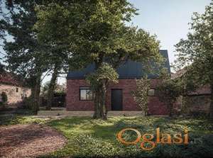 KUĆA U IZGRADNJI U CENTRU ČEREVIĆA, LEP PLAC I POZICIJA