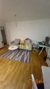 Jednoiposoban stan -  Heroja Pinkija