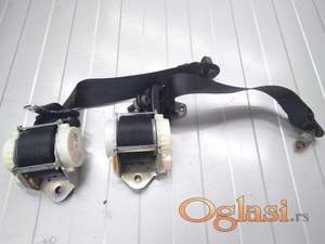 Fiat 500l zadnji pojasevi