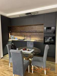 Predstavljamo odličan porodični četvorosoban stan. Ivona 065/4019279