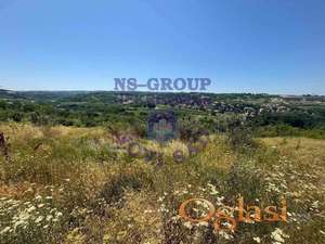 Plac u Sremskim Karlovcima 2.381m2