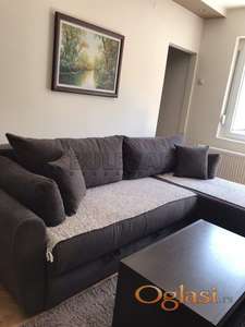 Izdaje se odlična kuća na Panteleju, 50m2