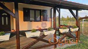 Izuzetna vikendica u Čortanovcima!