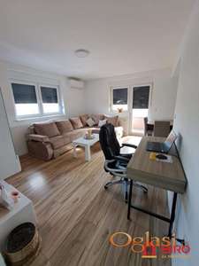 POTPUNO opremljen dvosoban stan