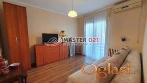 JEDNOIPOSOBAN STAN U SELJAČKIH BUNA