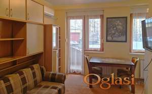 GARSONJERA PREKO PUTA LIMANSKIH FAKULTETA