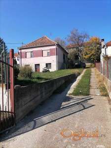 Kuća 98m2 u mirnom delu Mladenovca - useljiva