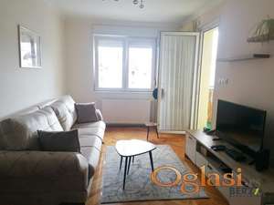 RENOVIRAN LUX TROSOBAN STAN SA PARKINGOM - NOVA DETELINARA