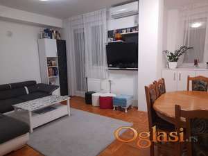 Dvosoban namešten stan-Bulevar Evrope