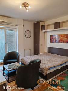 ODLIČAN STAN ZA DUŽI NAJAM