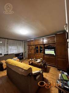 Na prodaju stan kod Dom zdravlja, 78m2 + 20m2 terase, 150.000e