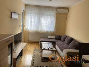 LEPO NAMEŠTEN JEDNOIPOSOBAN STAN NA PODBARI