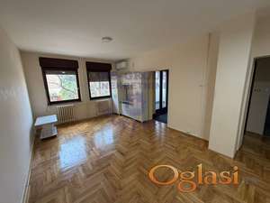 Jednosoban-Detelinara!