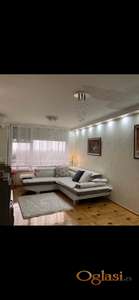 LUX NAMEŠTEN ČETVOROSOBAN STAN NA BULEVARU PATRIJARHA PAVLA 1000 EVRA