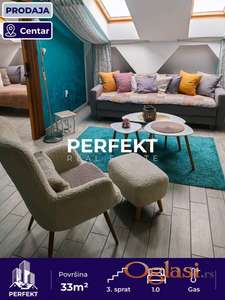 Centar, 33m2, treći sprat,bez lifta, gas