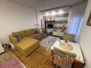 Extra lokacija. Odlična uknjižena nameštena garsonjera kod Kliničkog centra