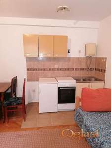 NAMEŠTENA GARSONJERA U DANILA KIŠA ULICI 240 EVRA