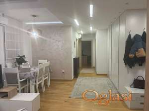 Trosoban, u blizini nasipa i Limana