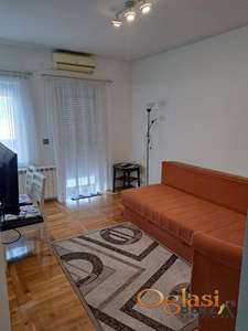 KOMPLETNO NAMEŠTEN JEDNOIPOSOBAN STAN, NADOMAK LIMANA 4
