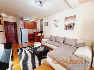 STAN - NOVI SAD - BULEVAR - 47m2 - 156000 evra
