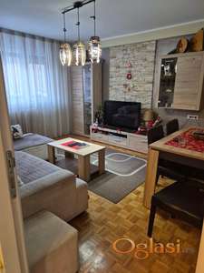 RENOVIRAN DVOSOBAN STAN  -NAMESTEN