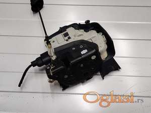 Audi a3 v8 desna brava elektronska 3v 2012-2020 Originalni delovi  Moguca ugradnja delova  Alfa Romeo 147-156-166-159-GT-MiTo-Giulietta Fiat bravo 2 - croma -grande punto -multipla 2 -punto 3 -stilo-idea Freemont Panda 3 500L 500 Lancia ypsilon-delta-musa-lybra Volkswagen Golf 6  Audi a3 2012-2020  Ukoliko zelite da porucite Posaljite poruku preko sms poruke ili pozovite na telefon 0616115961