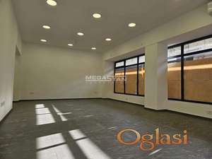 Karađorđev park, veliki izlog