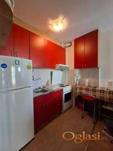 Nameštena garsonjera na Grbavici 26m2-220e!