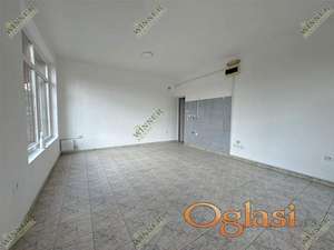 Izdavanje lokal Zemun Altina 24m2 renoviran useljiv ID#1450