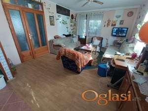 Izuzetna kuca cvrste gradnje na Adicama!