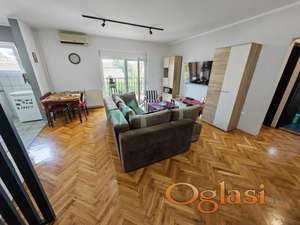 Avijacija, urbana vila, 56 m2. Renoviran dvosoban! 