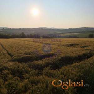 Na prodaju plac u Irigu