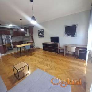 CENTAR - PAŠIĆEVA - JEDNOSOBAN STAN ZA POSLOVNI PROSTOR  SA GARAŽOM U ZGRADI - USELJIVO OD 01.11.2026.!!!! RETKO U PONUDI!!!