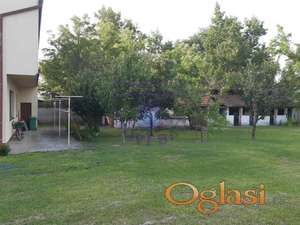 Sređena kuća, renovirana, demit fasada!!!