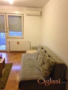 Izdajem namestenu garsonjeru u Novom Sadu