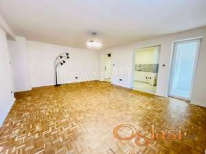 NOVI SAD - CARA DUŠANA - 64.00 m2
