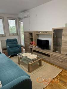 Jednoiposoban stan - 40m2 + privatno parking mesto - Nova Detelinara