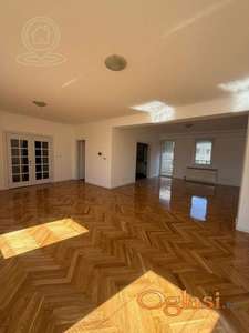 Izdaje se svetao stan (144 m²) sa garažom, terasama i liftom – Odlična lokacija, Beograd