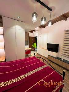 Luksuzan jednosoban stan u centru ID#7471