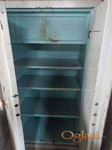 Na prodaju dvokrilni ​​​​​​​ vojni sef