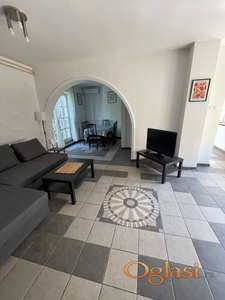 Troiposoban namešten duplex kod Keja