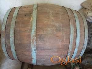 Dve hrastove bačve od po 1200 litra za vino