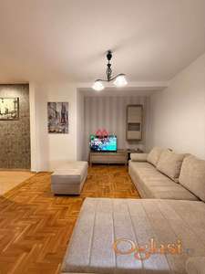Renoviran, veoma lep jednoiposoban stan - 36m2 - Detelinara + parking