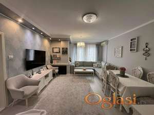 Fantastičan trosoban stan-Socijalno