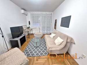 NAMEŠTEN JEDNOIPOSOBAN STAN 42M2 NOVA DETELINARA 330EU