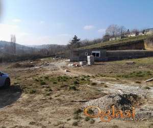 Građevinski plac sa ne dovršenim stambenim objektom od 100m2