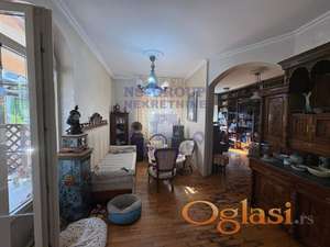 Spratna kuća na Adicama!